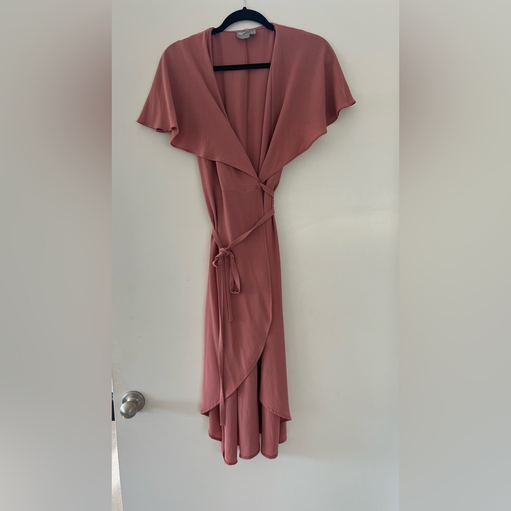 Gorgeous wrap dress!